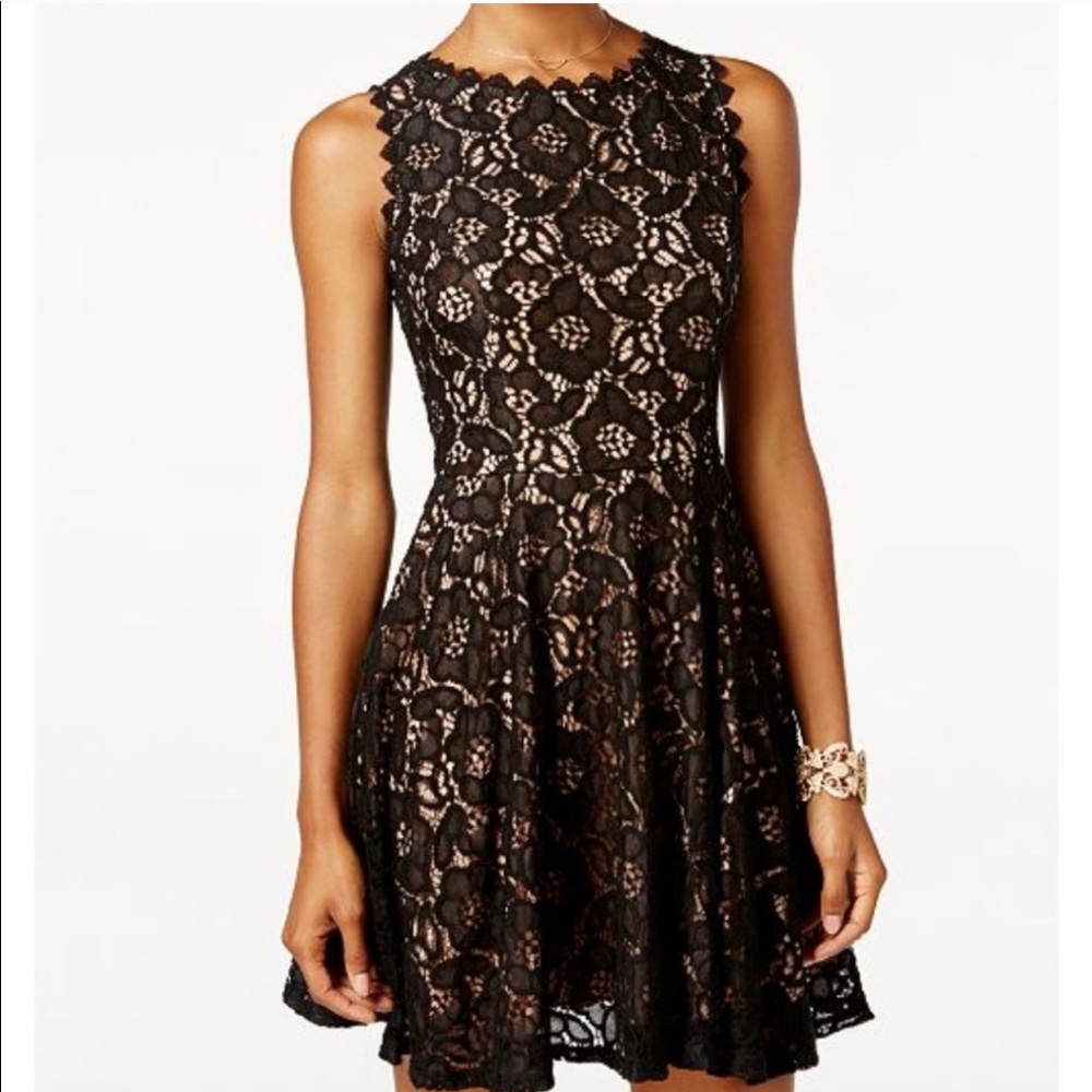 Final sale! Vibrant Plum Lace Dress - Picture 5 of 5